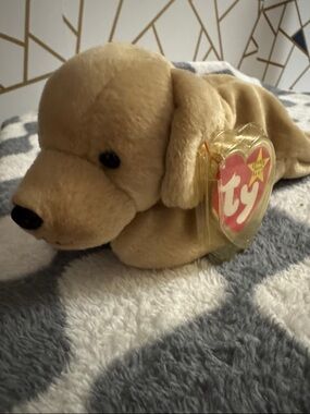 Ty (Fetch)’97 Plush Puppy in Light Tan with Heart Tag
